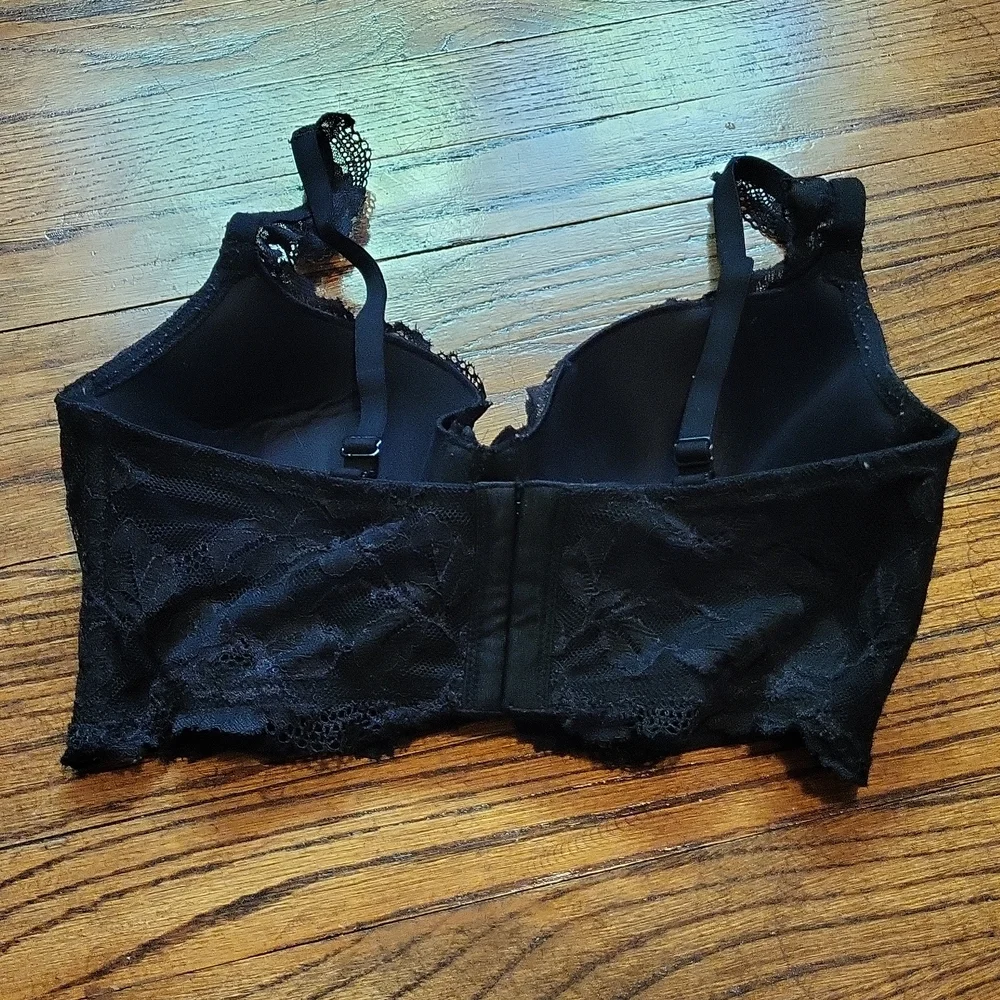 Victoria's Secret Bra - Picture 4 of 7